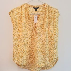 Yellow Banana Republic blouse Small